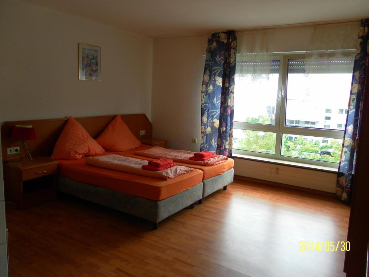 Hotel Am Theater Pforzheim Rum bild