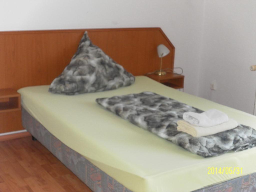 Hotel Am Theater Pforzheim Rum bild